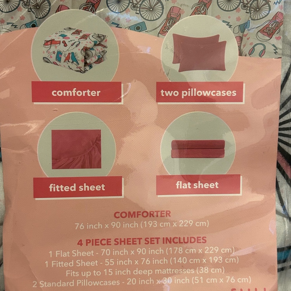Lulu & Company full-size bed set for girls